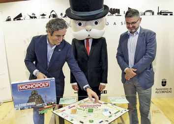 Presentacin de la edicin del Monopoly de Alcobendas